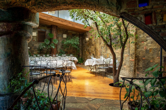 მეტეხის ჩრდილში