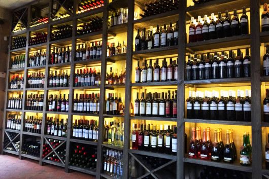 ცანგალას ღვინის მაღაზია და ბარი