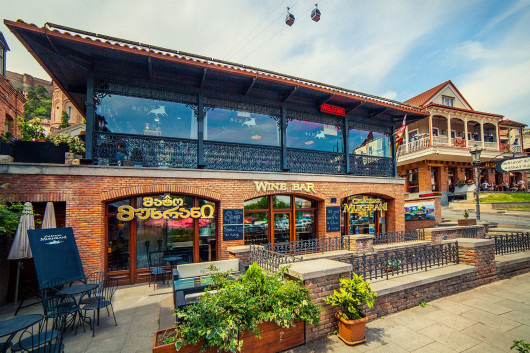 შატო მუხრანის ღვინის ბარი